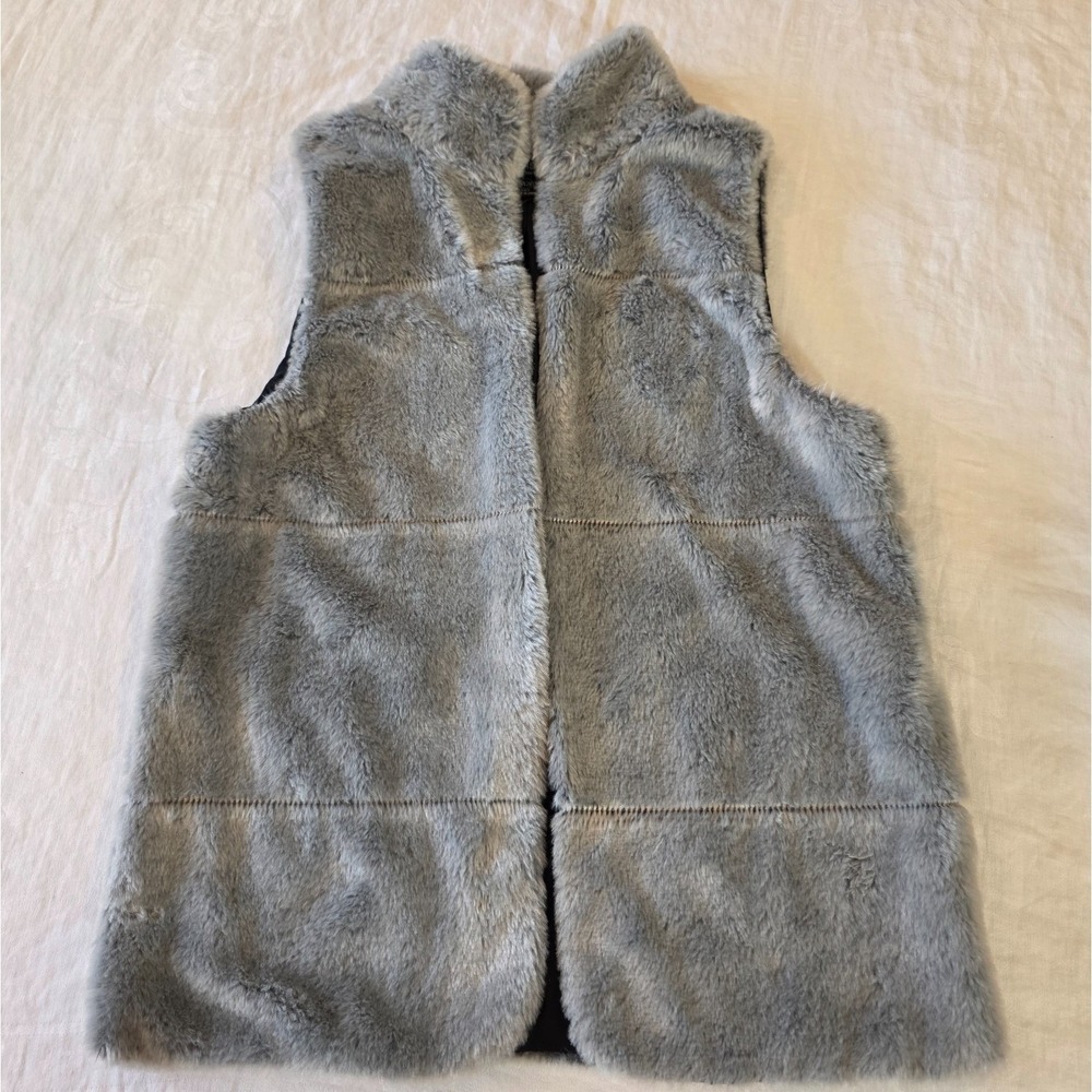 Kensie Faux Fur Vest Gray Women's Size XS Open Front Lightweight & Soft NWOT